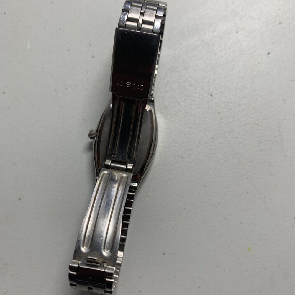 Casio Women's Quartz Silver Dial Silver-Tone Bracelet 22mm Watch LTP1254 - Picture 4 of 6